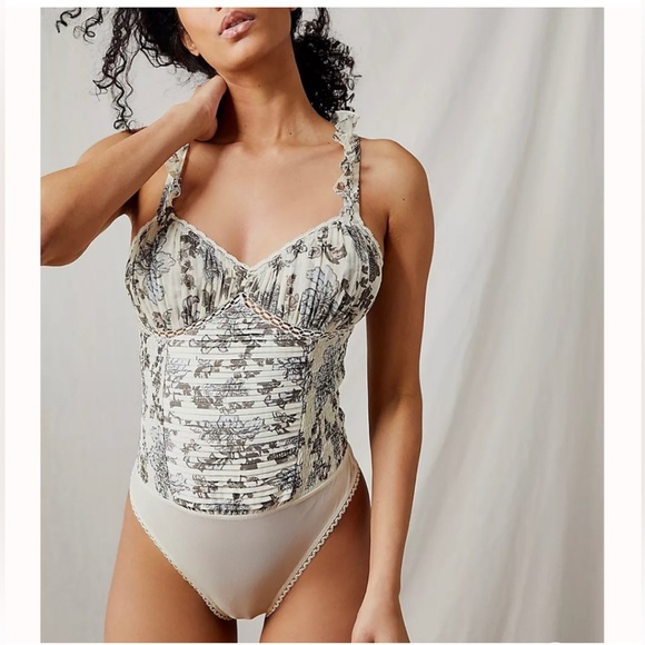 NWT Free People Weekend Plans Tea Combo Ivory Pleated Bodysuit - Picture 1 of 14